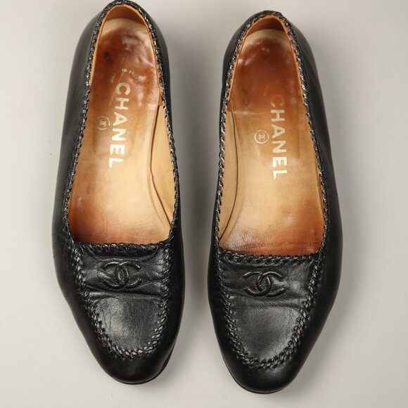 CHANEL CC Loafer - Picture 2 of 8